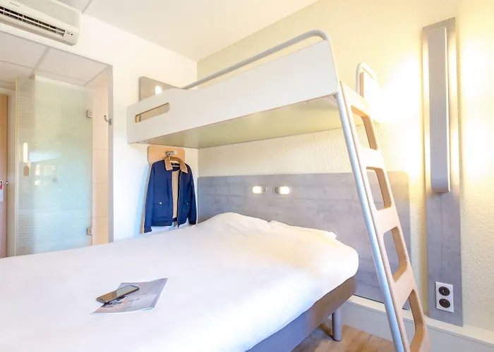 Отель Ibis Budget Capitou 2*